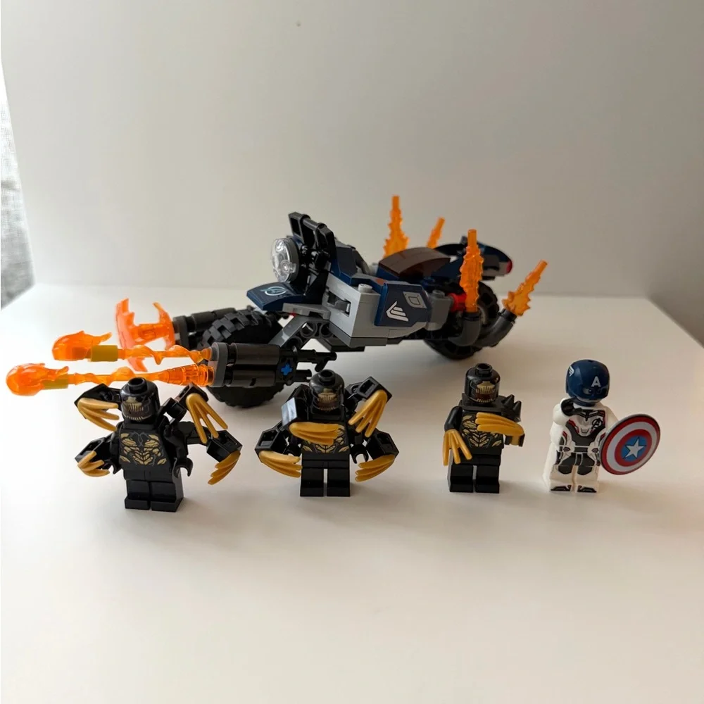 LEGO Marvel Super Heroes Captain America Outriders Attack - #76123 (Retired Set)